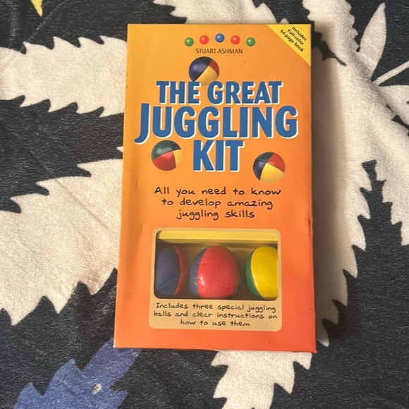 Juggling kit - Picture 1 of 3
